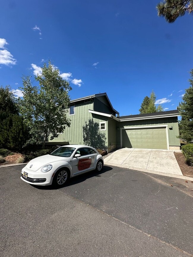 Building Photo - 115 Northwest Mount Washington Drive