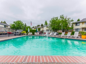 Building Photo - 903 SW 185th Ave