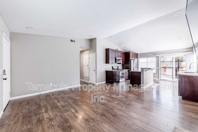 Building Photo - 4976 Tyler St