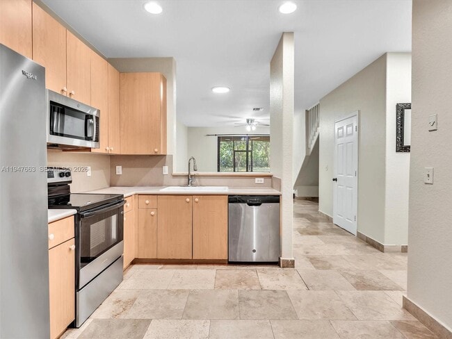 Foto del edificio - 3853 Tree Top Dr