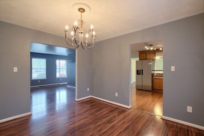 Foto del edificio - Call Sabrina Thomas Office at 757-767-0767 for more information