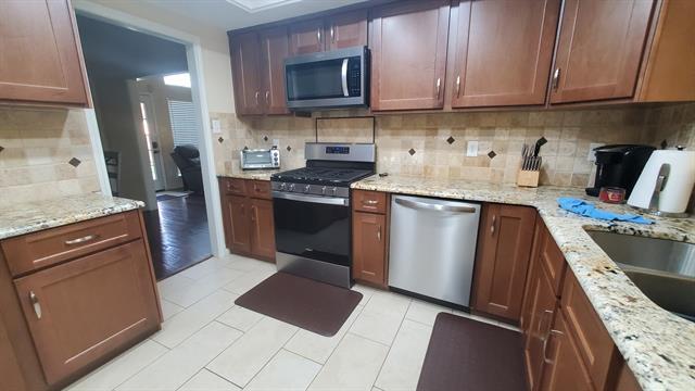 Foto del edificio - 2413 Autumndale Dr