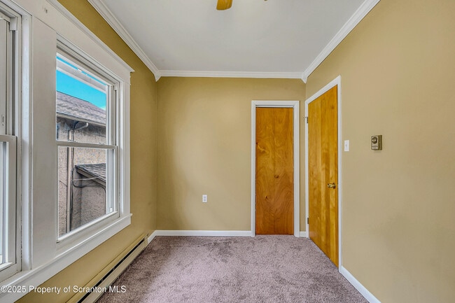 Building Photo - 1701 Green Ridge St