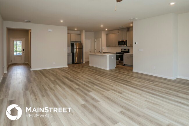 Foto del edificio - 1347 Sunny Lk Dr