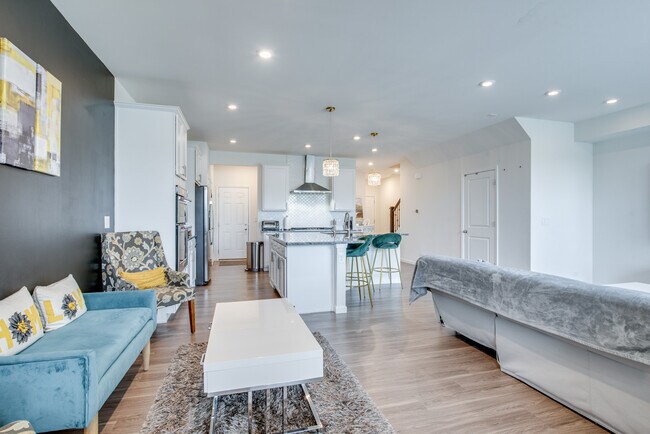 Building Photo - 491 Watercress Dr
