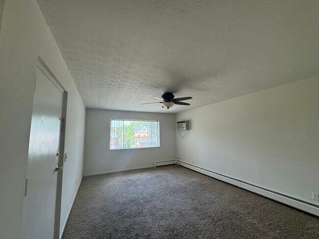 Foto del edificio - 4438 Hamilton Ave