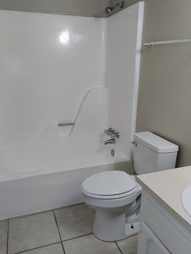 Building Photo - 1707 Port Dr