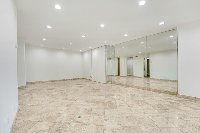 Foto del edificio - 10747 Wilshire Blvd