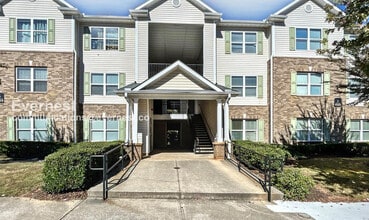 Building Photo - 3203 Fairington Ridge Cir