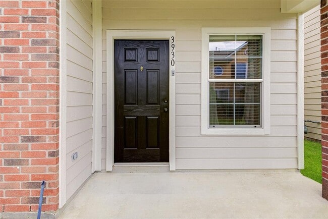 Building Photo - 3930 Mossy Pl Ln