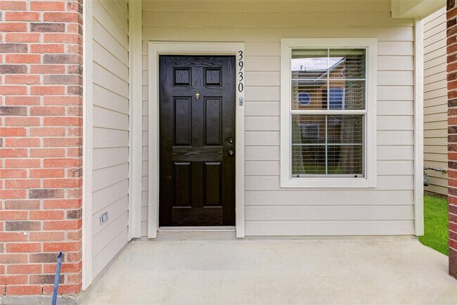 Foto del edificio - 3930 Mossy Pl Ln