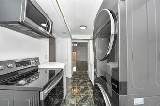 Building Photo - 7954 Grove Ridge Dr