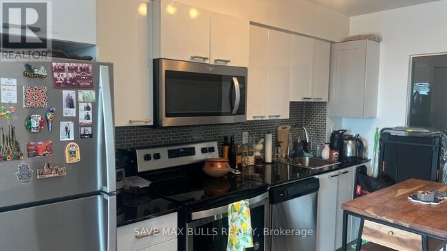 Building Photo - 2150 Lawrence Ave E