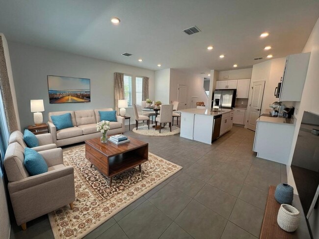 Building Photo - 2541 Penguin Blvd