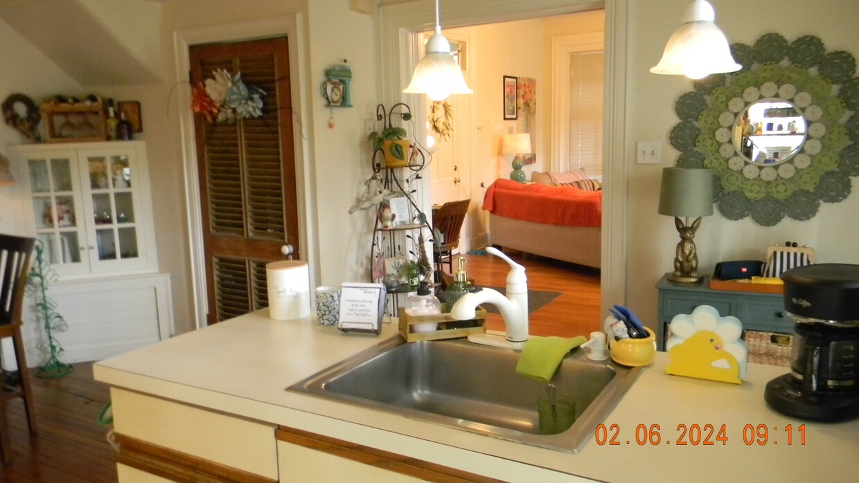 Kitchen toward Living Room - 418 N High St