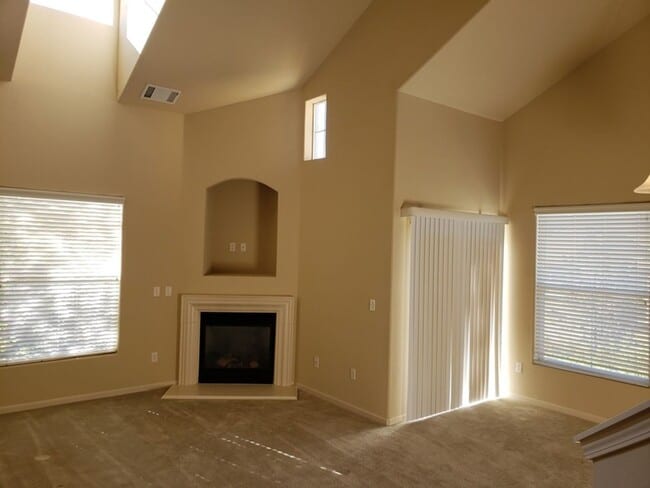 Building Photo - Two Bedroom Two Bath Condo at Fallen Le...