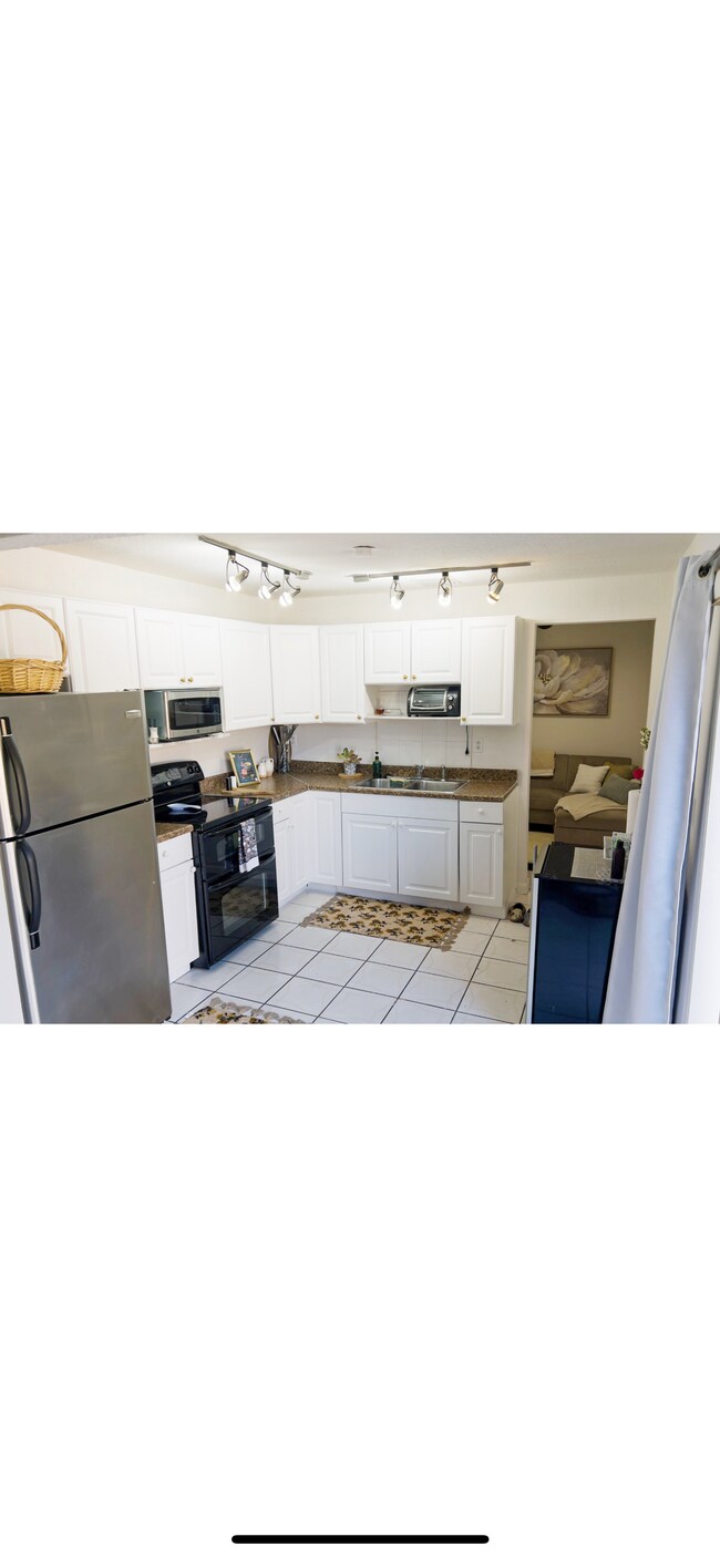 Foto del edificio - 4915 Weymouth St