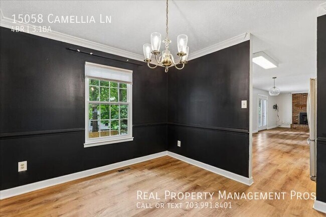 Building Photo - 15058 Camellia Ln