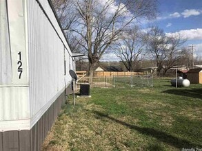 Building Photo - 127 N Walnut St
