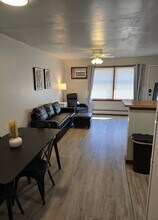 Building Photo - 506 E Elm St