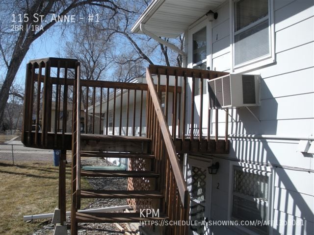 Building Photo - * PENDING APPLICATION * 2 BEDROOM | 1 BATH...
