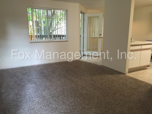 Foto del edificio - 5702 NE Prescott St