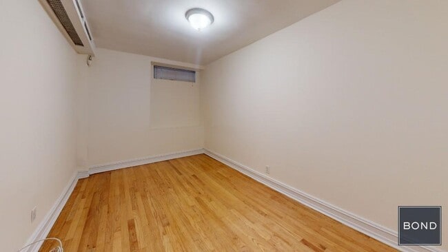 Building Photo - 323 E 83rd St