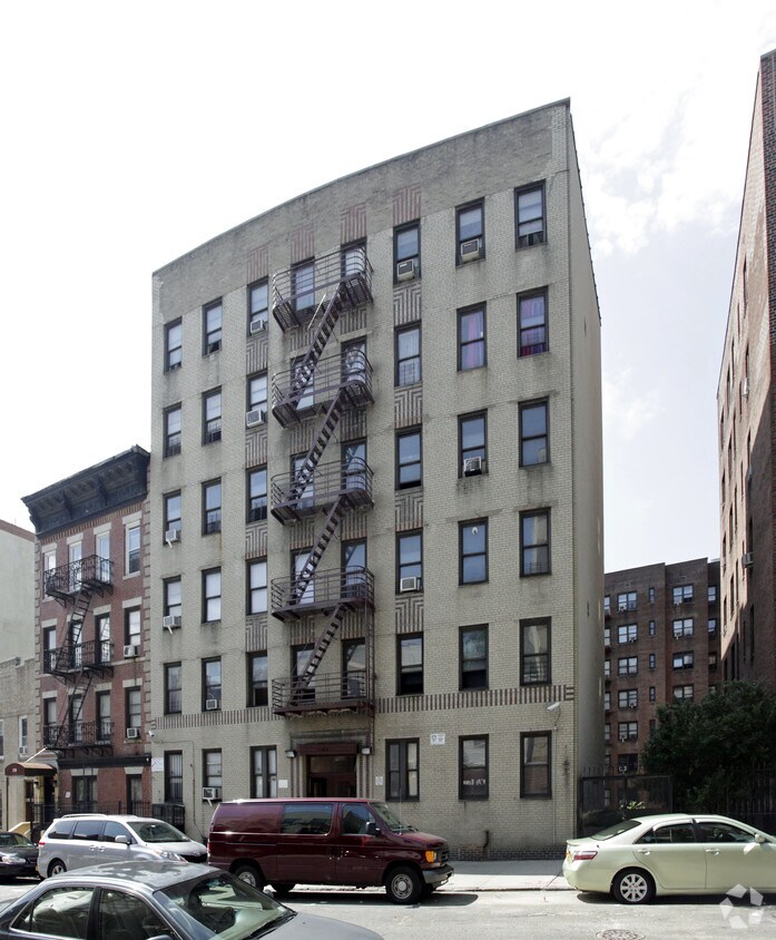 Primary Photo - 166 E 205th St