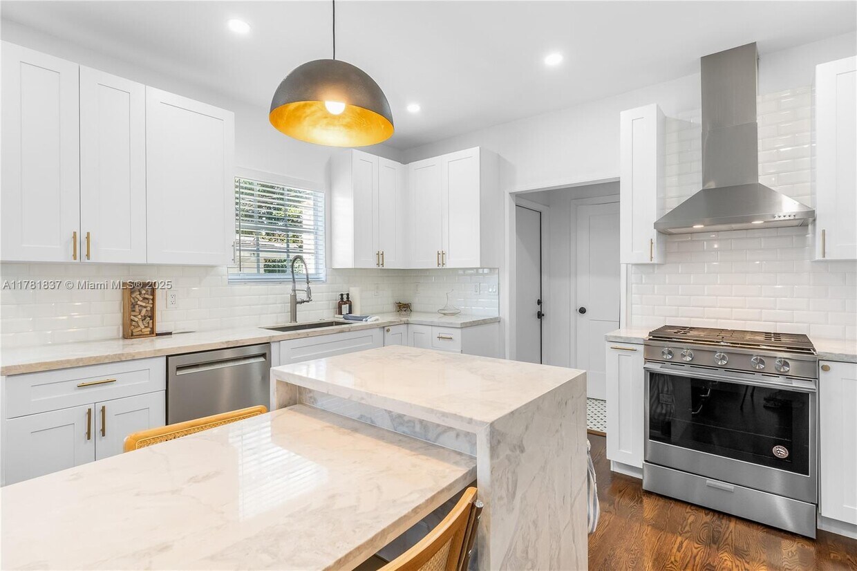 Photo - 829 Lorca St (Miami, FL)