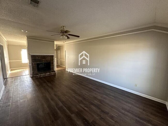 Foto del edificio - 4439 Valleydale - Available Now!
