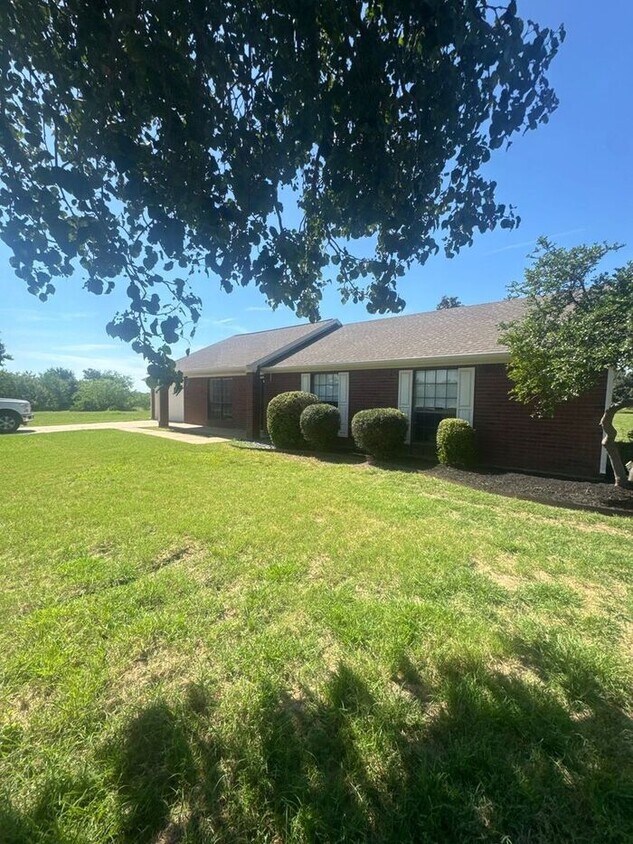 Primary Photo - Charming 3-Bed, 2-Bath Home with Spacious ...
