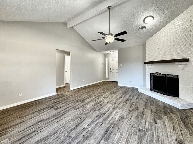 Foto del edificio - 3 br, 2 bath House - 1911 Bogatto St