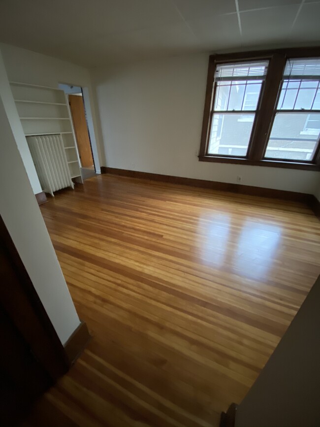 Building Photo - 115 S 38th Ave