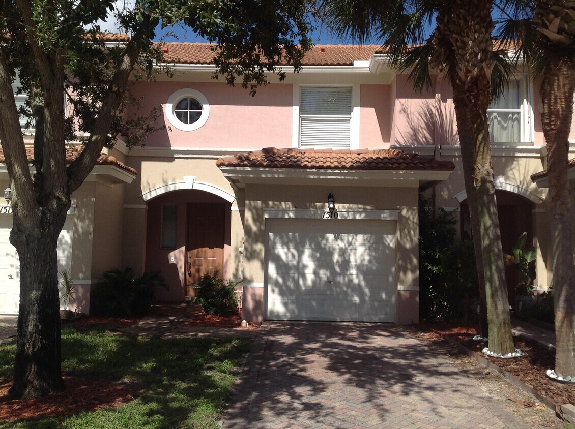 Primary Photo - 1510 Seminole Palms Dr