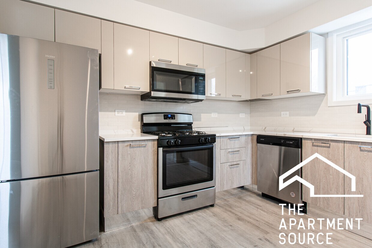 Foto principal - 7621 N Sheridan Rd