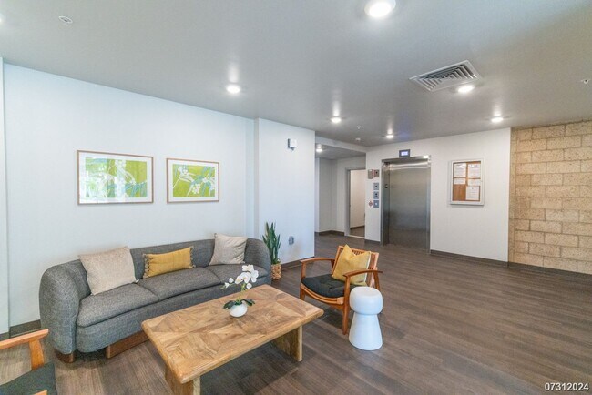 Building Photo - 1 BD/1 BA Apartment in Ewa Beach with 1 Pa...