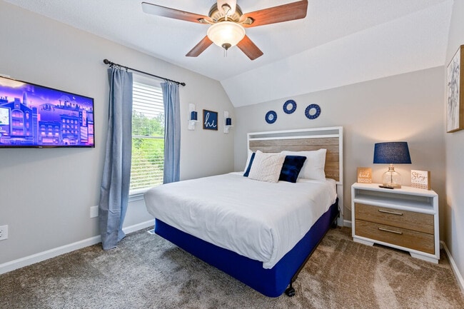 Building Photo - 13 Windfield Dr