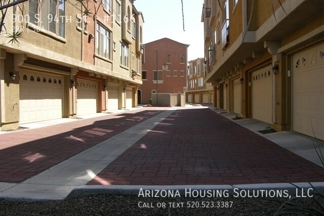 Building Photo - Luxury Furnished Townhouse in Chandler at ...