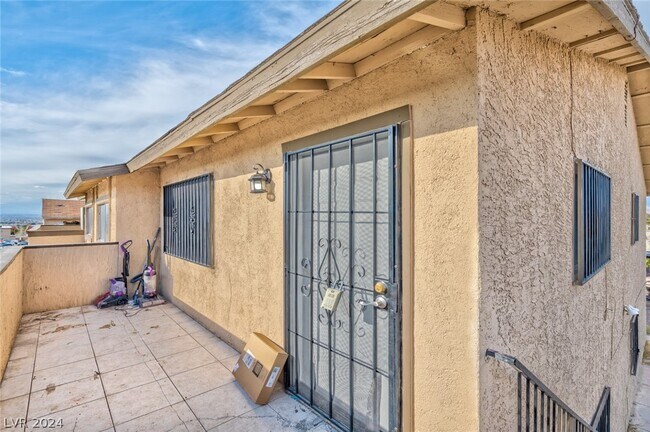 Building Photo - 6992 Kepler Dr