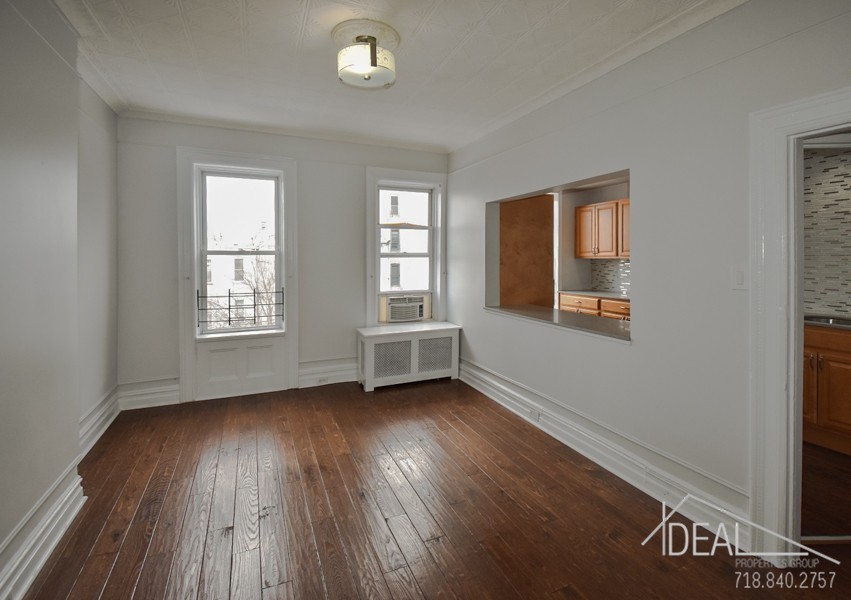 Primary Photo - 445 42nd St