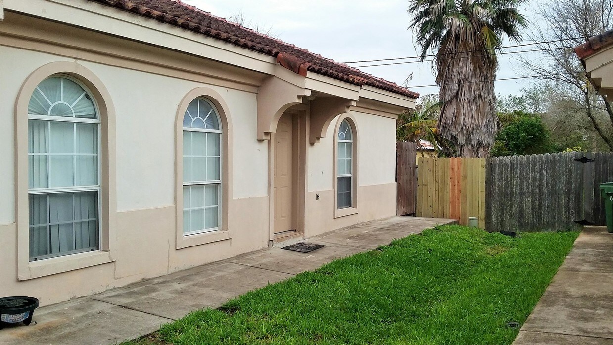 Primary Photo - 607 Buena Vista Dr