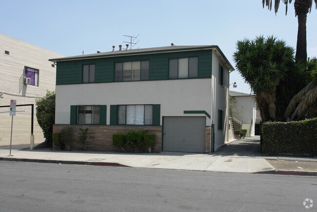 Building Photo - 4712 Elmwood Ave