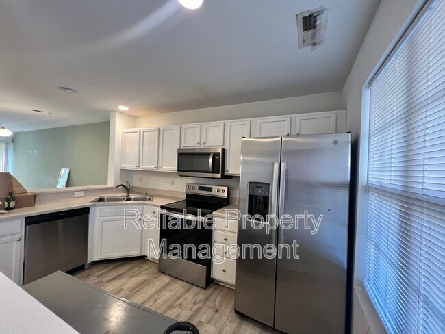 Building Photo - 7720 Averette Field Dr