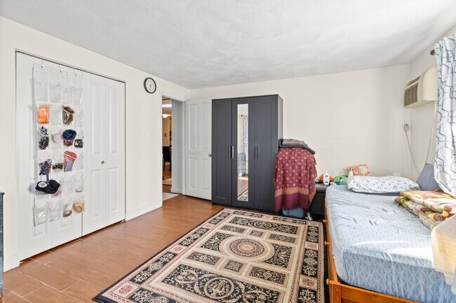 Foto del edificio - Minutes to Assembly Row - Highway Access - Off St. Parking - On Site Laundry - Storage - Update K...