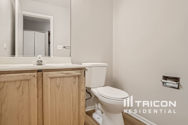 Building Photo - 3106 Anton Cir