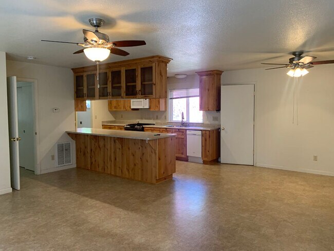 Building Photo - 4631 Lobo Trl