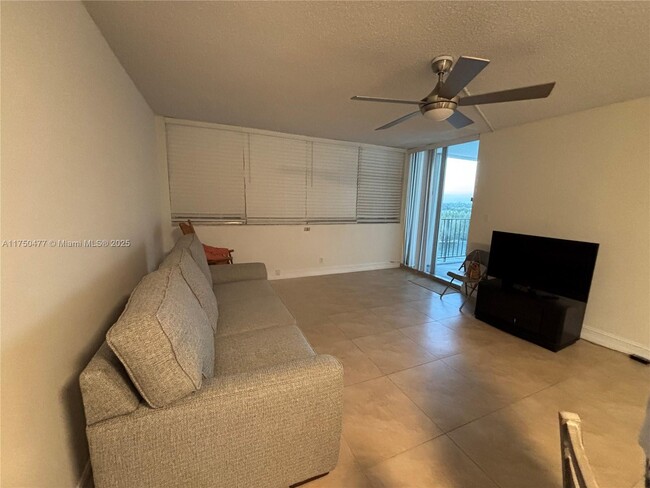 Building Photo - 1400 S Ocean Dr