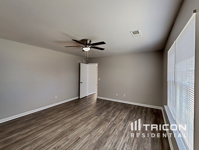 Building Photo - 317 S Royal Fern Ct