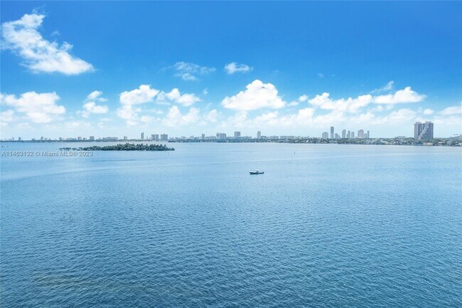 Foto del edificio - 725 NE 22nd St