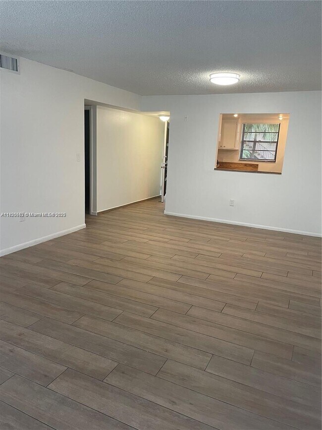 Foto del edificio - 10425 SW 112th Ave